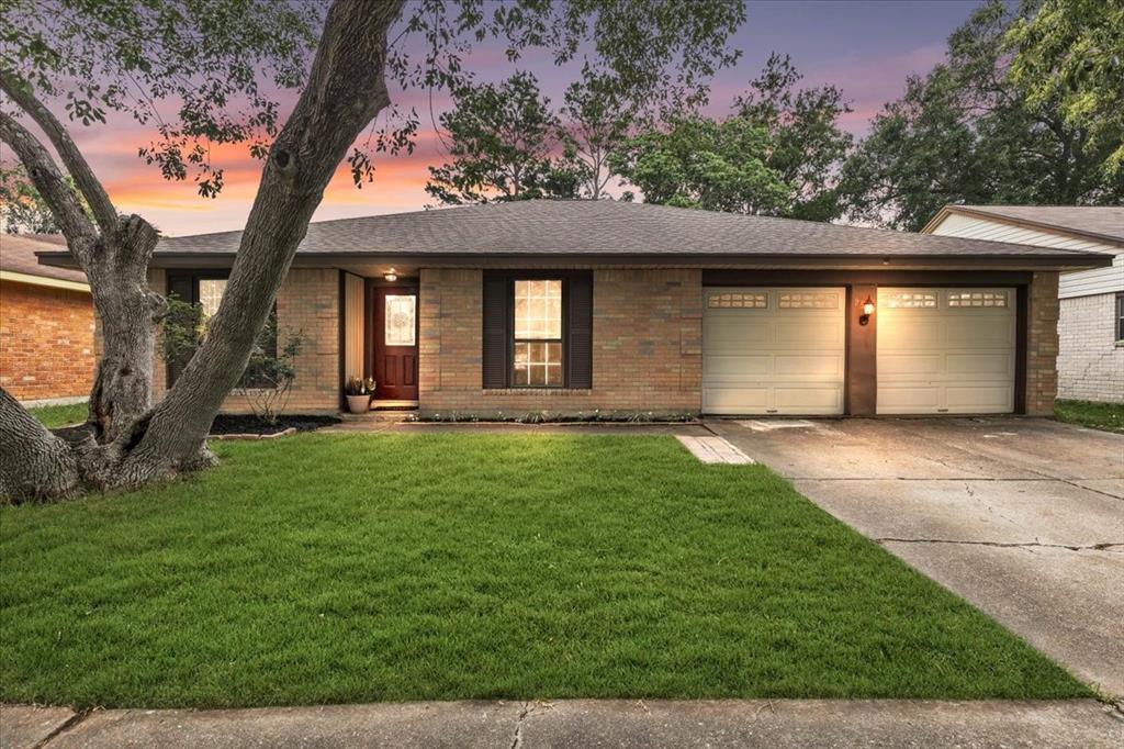 Welcome to 2519 Corral Trail, Friendswood TX!