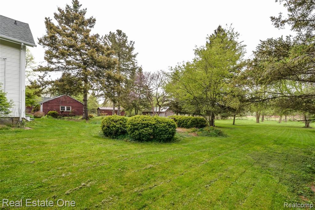 2439 East Coon Lake Road Howell, MI 48843 - Photo 6 of 61