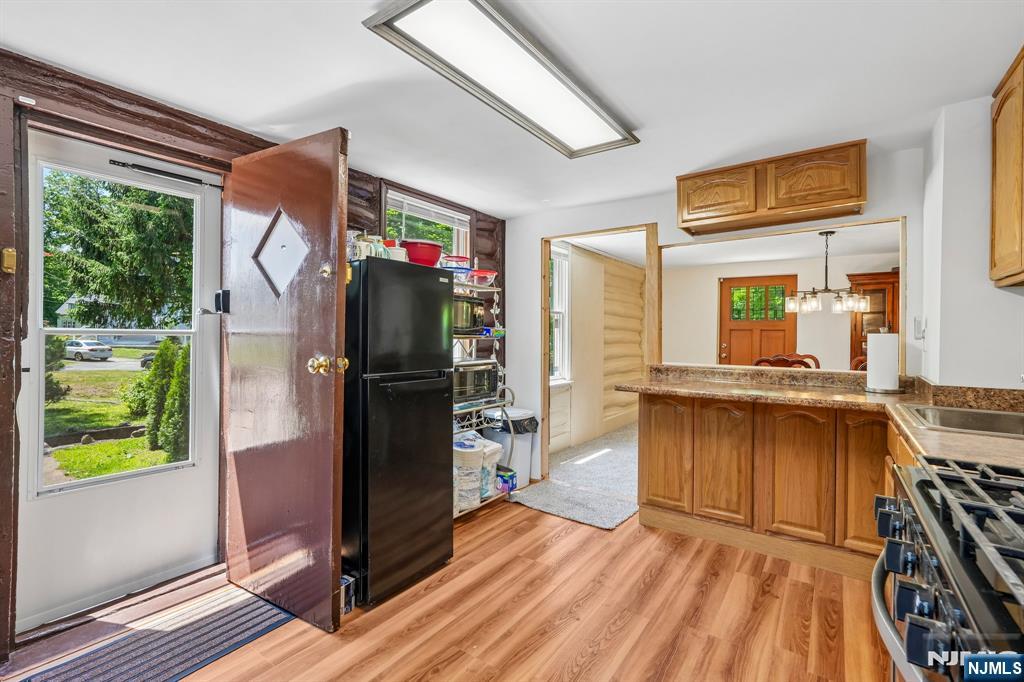 52 North Road Wayne, NJ 07470 - Photo 6 of 33