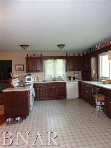 18333 Prairie Chapel Road Le Roy, IL 61752 - Photo 10 of 20