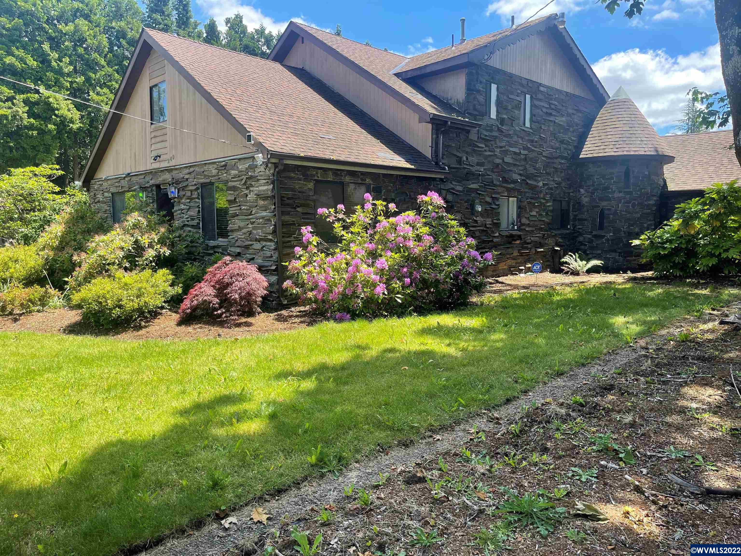 240 Boone Road Southeast Salem, OR 97306 - Photo 2 of 39 Gallery Image 2