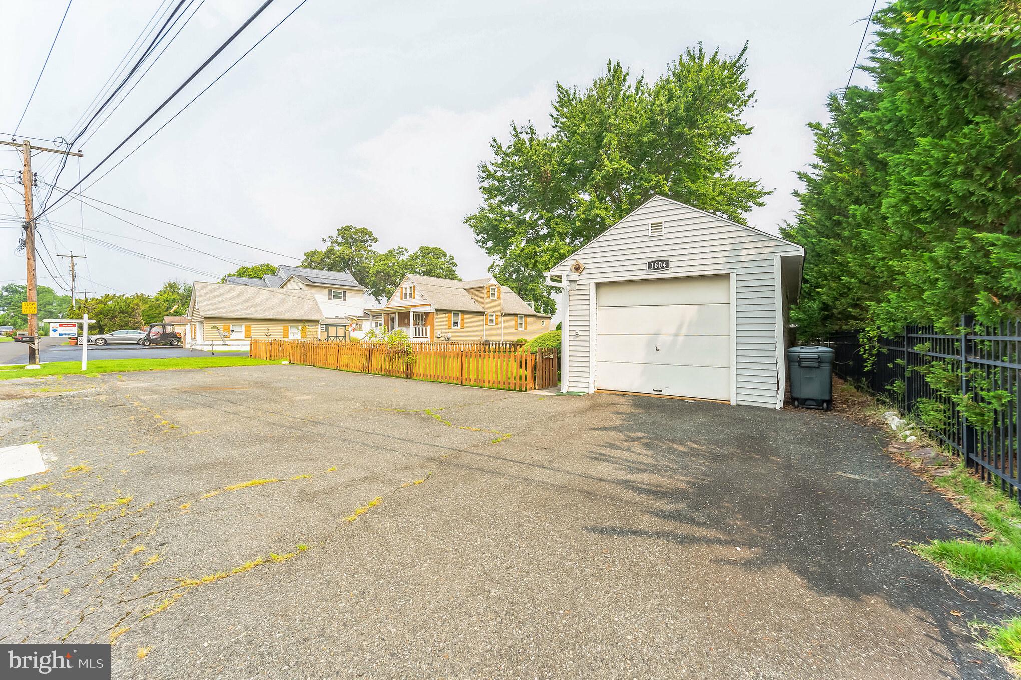 1604 Burke Road Middle River, MD 21220 - Photo 4 of 36 Gallery Image 4