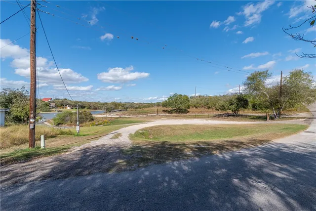 $30,000 | 528 South Vista Drive, Sandia, TX 78383