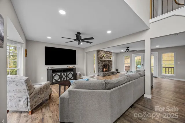 $825,000 | 235 Petersburg View Drive, Marshall, NC 28753