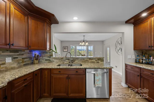 $825,000 | 235 Petersburg View Drive, Marshall, NC 28753