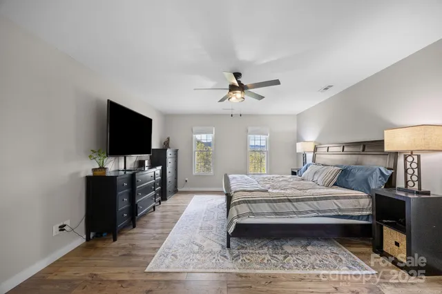 $825,000 | 235 Petersburg View Drive, Marshall, NC 28753