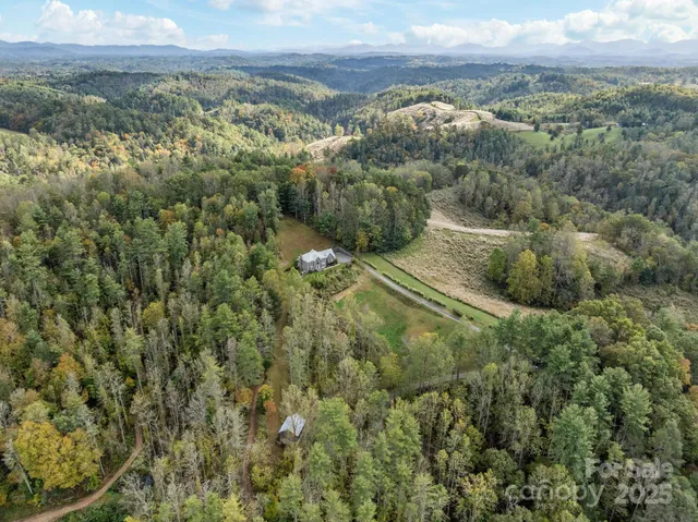 $825,000 | 235 Petersburg View Drive, Marshall, NC 28753