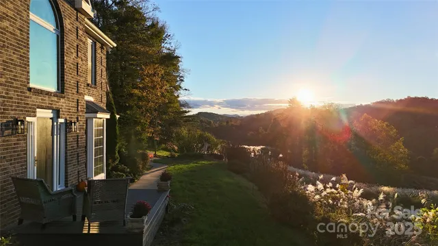 $825,000 | 235 Petersburg View Drive, Marshall, NC 28753