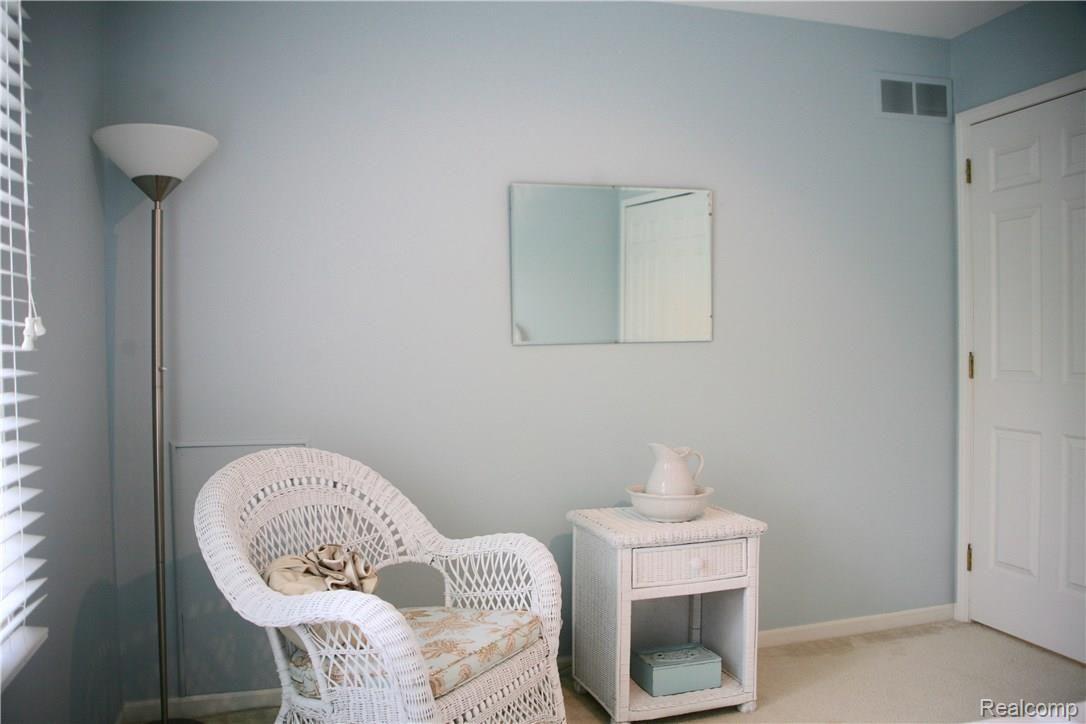 1004 Bloomview Circle Rochester, MI 48307 - Photo 22 of 33 18(1).jpg
