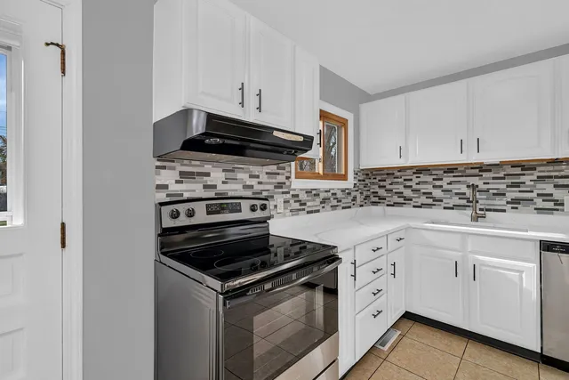 $289,900 | 423 Maple Drive, Morris, IL 60450