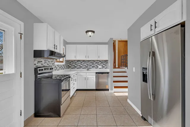 $289,900 | 423 Maple Drive, Morris, IL 60450