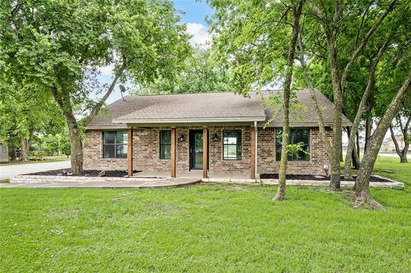 $399,900 | 2030 County Road 4010, Decatur, TX 76234