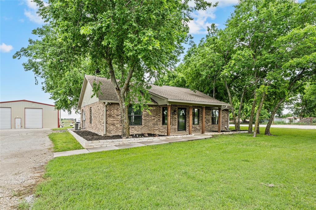 2030 County Road 4010 Decatur, TX 76234 - Photo 11 of 35