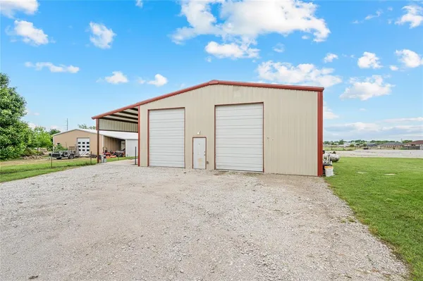 $399,900 | 2030 County Road 4010, Decatur, TX 76234