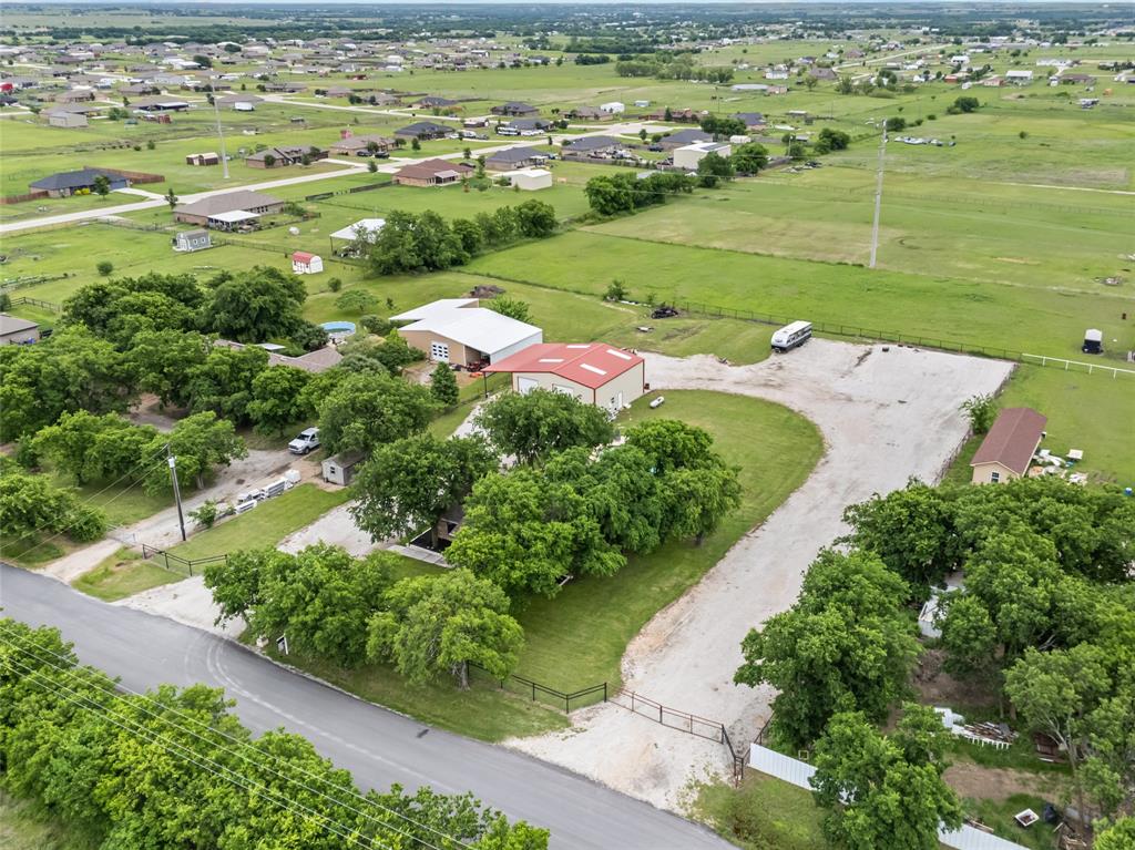 2030 County Road 4010 Decatur, TX 76234 - Photo 7 of 35