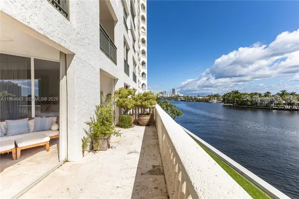 $15,000 | 20165 Northeast 39th Place, Unit 303 & 204, Aventura, FL 33180