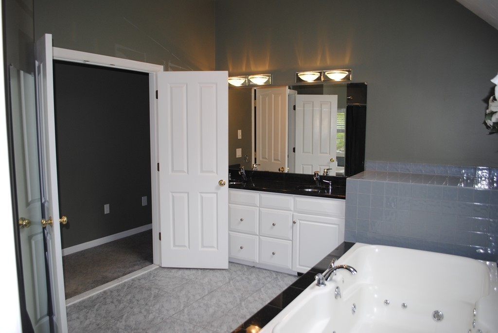 11 Miscoe Hill Road Upton, MA 01568 - Photo 12 of 25 Gallery Image 12