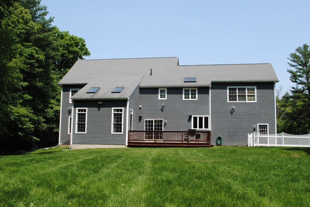 11 Miscoe Hill Road Upton, MA 01568 - Photo 2 of 25 Gallery Image 2