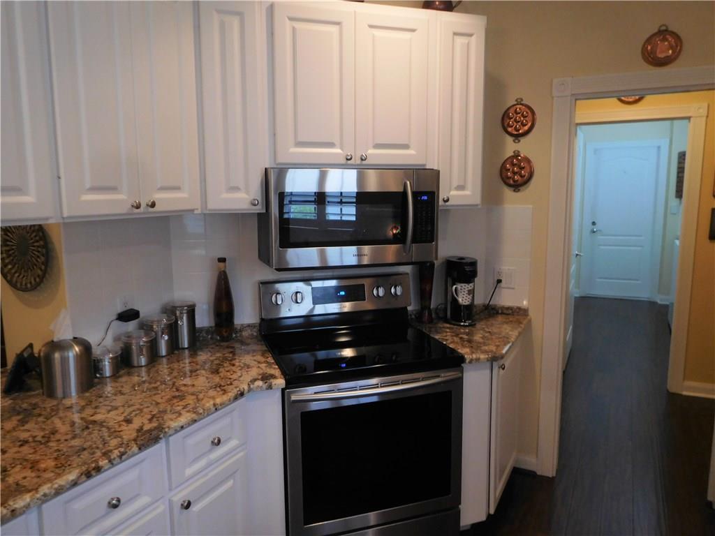 859 Southwest Balmoral Trace Stuart, FL 34997 - Photo 11 of 33 Gallery Image 11