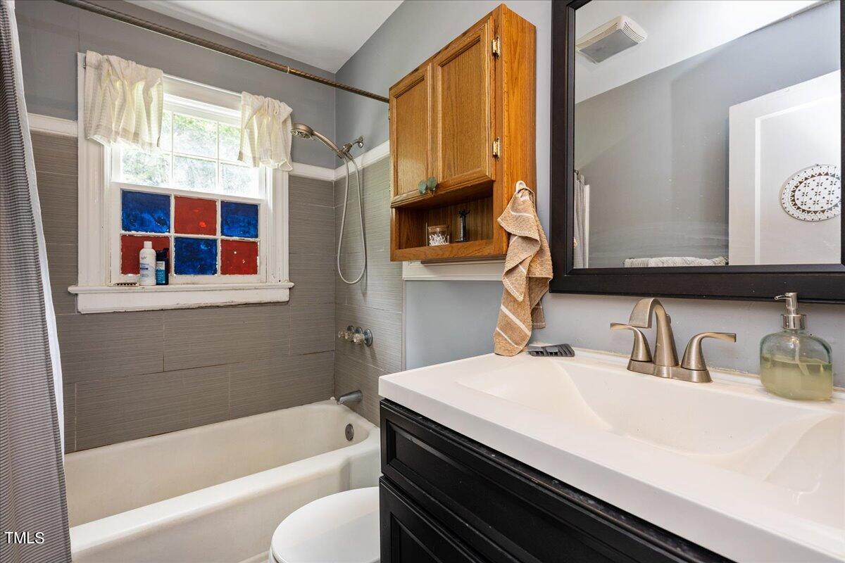816 North King Charles Road Raleigh, NC 27610 - Photo 10 of 25 09-- 9