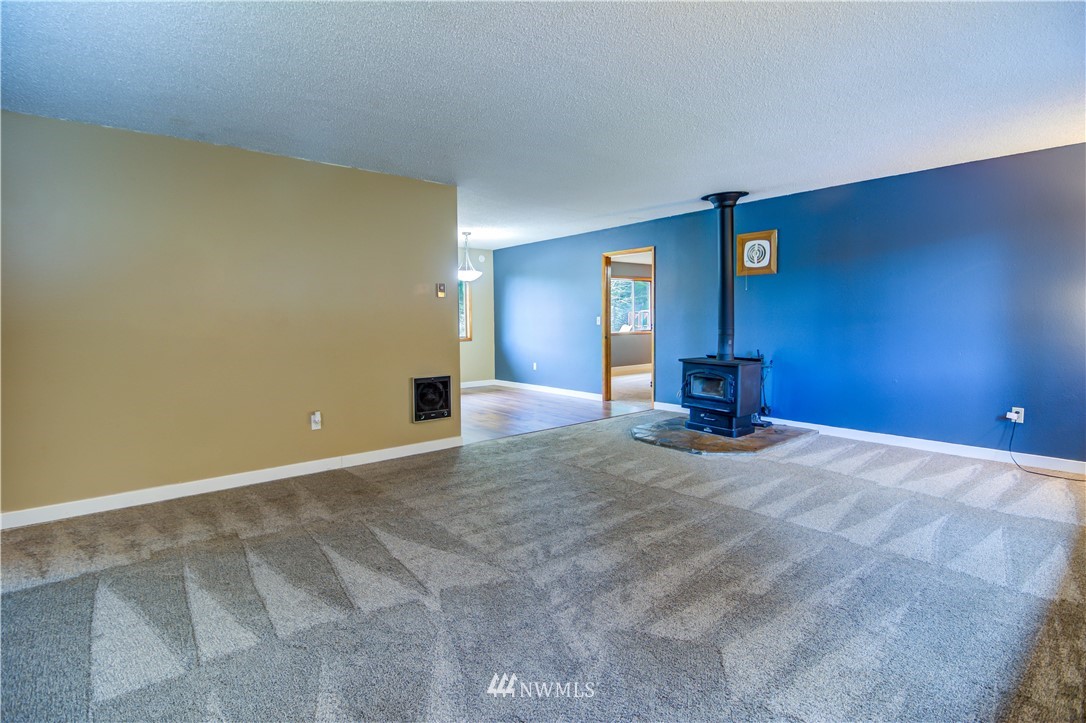 153 Estes Road Castle Rock, WA 98611 - Photo 3 of 26 Gallery Image 3