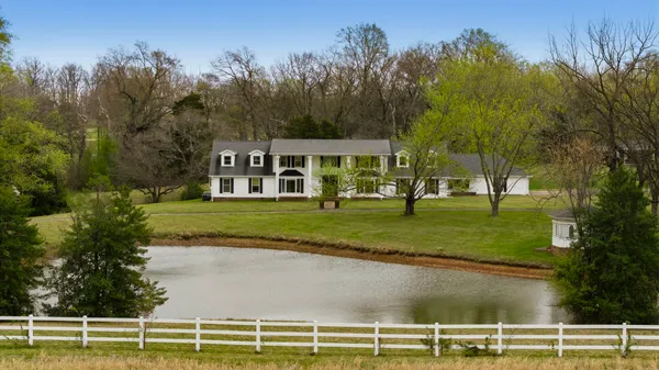 5300 Highway 31W, Portland, TN 37148