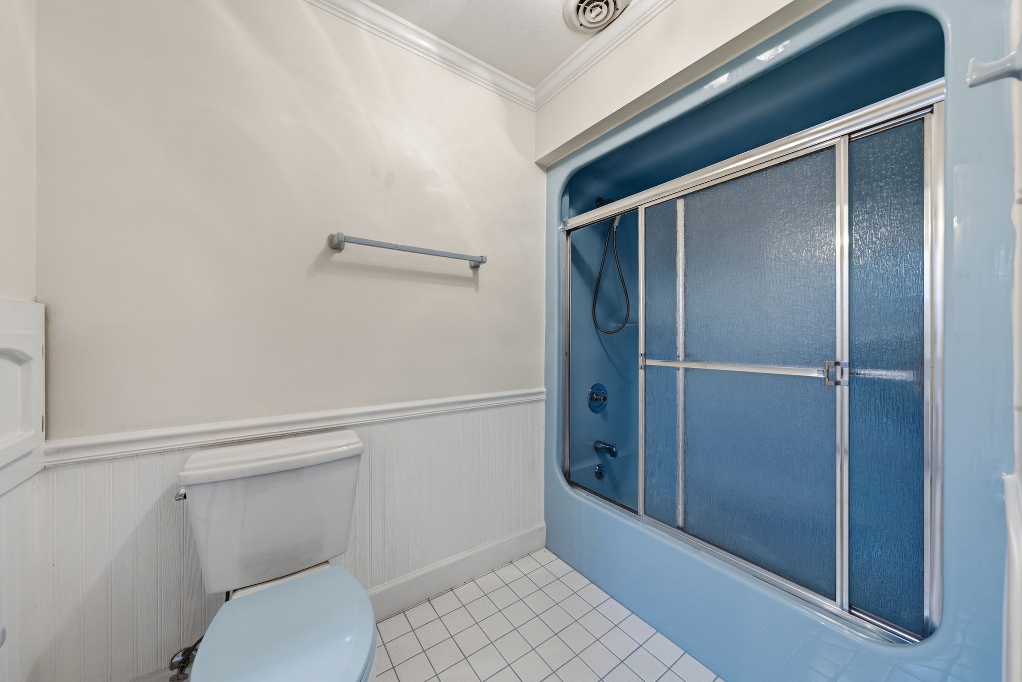 5300 Highway 31W Portland, TN 37148 - Photo 29 of 83 a bathroom with a toilet and a shower