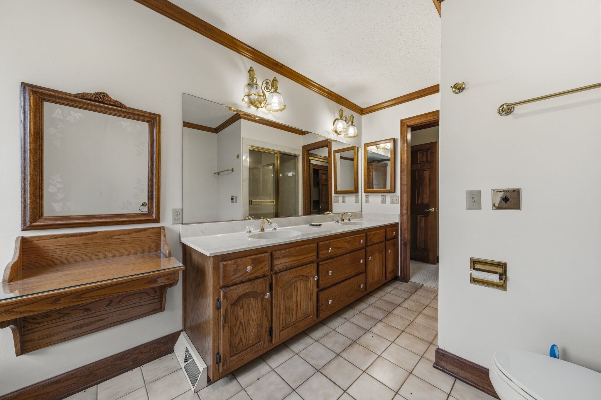 5300 Highway 31W Portland, TN 37148 - Photo 63 of 83 a bathroom with a sink mirror and a bathtub