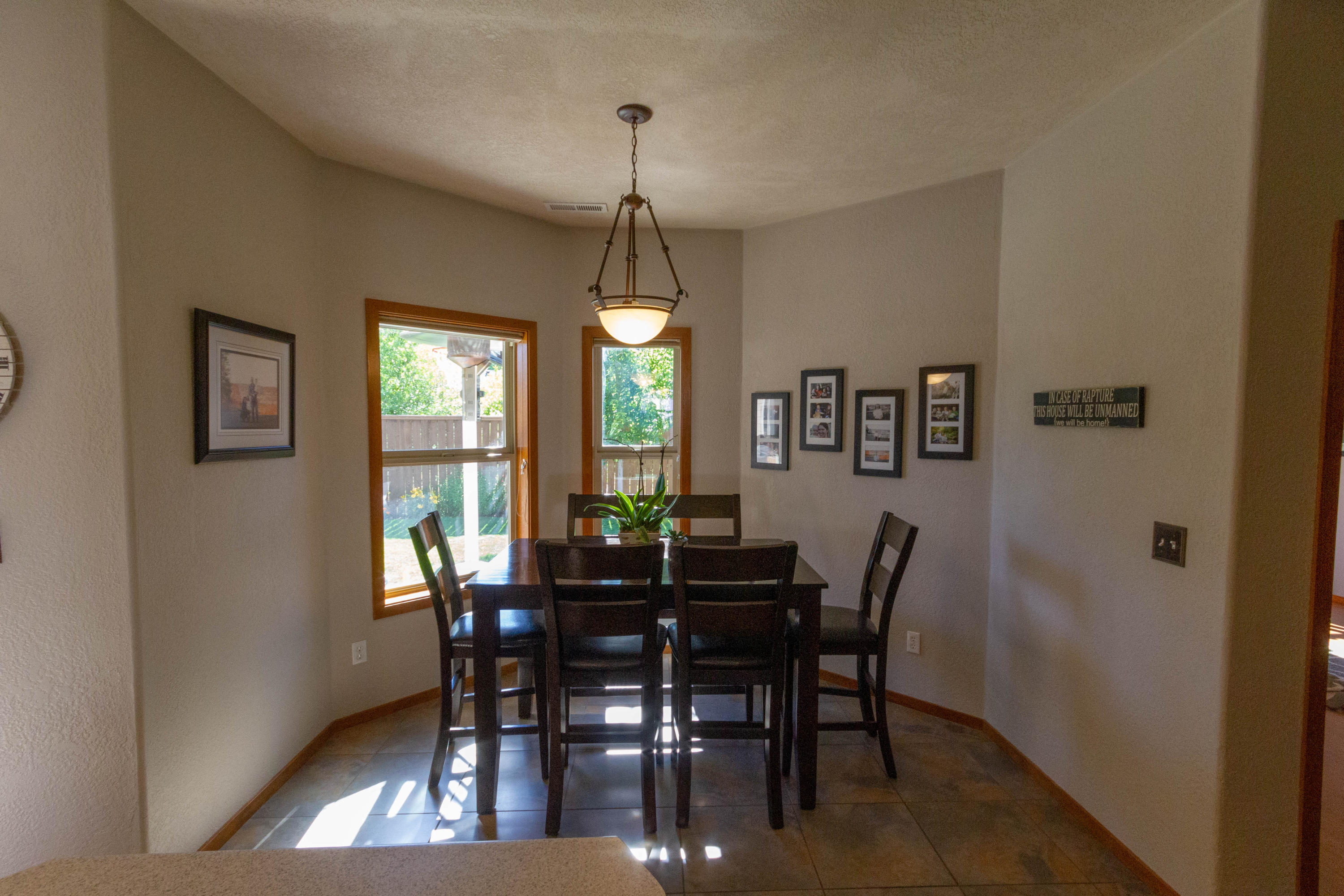 313 Donna Way Central Point, OR 97502 - Photo 7 of 32 313 Donna Way -29