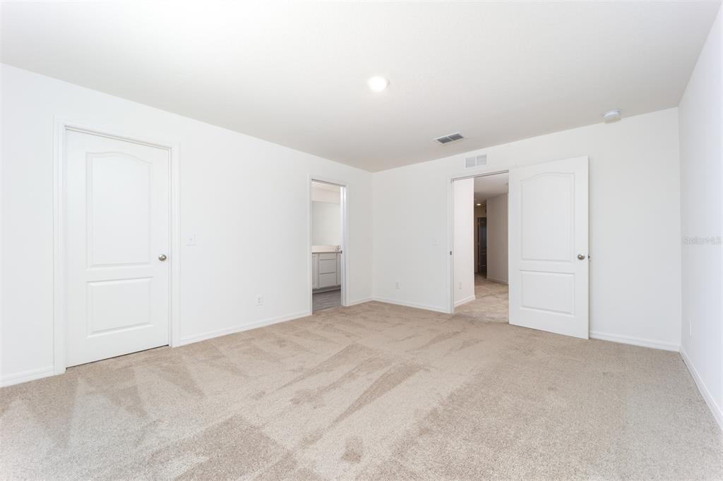 690 Poppy Lane Dundee, FL 33838 - Photo 10 of 16 a view of empty room