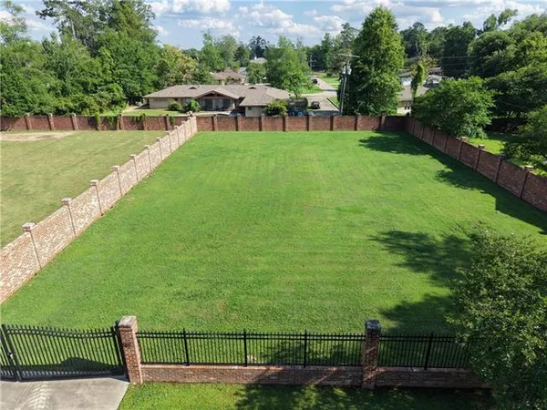 $350,000 | 911 Greenlawn Drive, Hammond, LA 70401