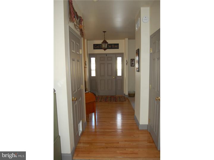 140 Kerr Road Reading, PA 19606 - Photo 3 of 12 Hallway