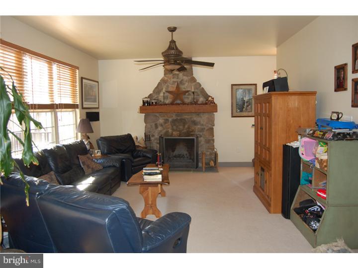 140 Kerr Road Reading, PA 19606 - Photo 7 of 12 Great Room