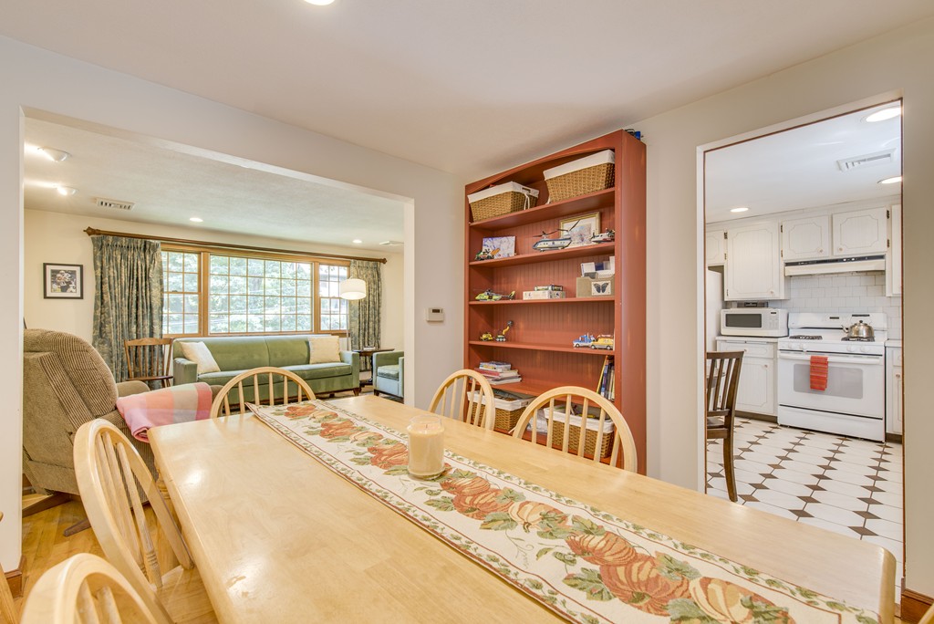 34 Fencourt Road Canton, MA 02021 - Photo 4 of 17 Gallery Image 4