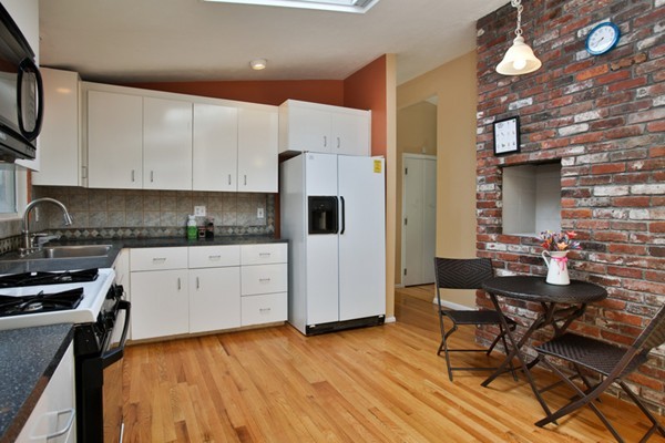 35 Indian Ridge Road Natick, MA 01760 - Photo 4 of 13