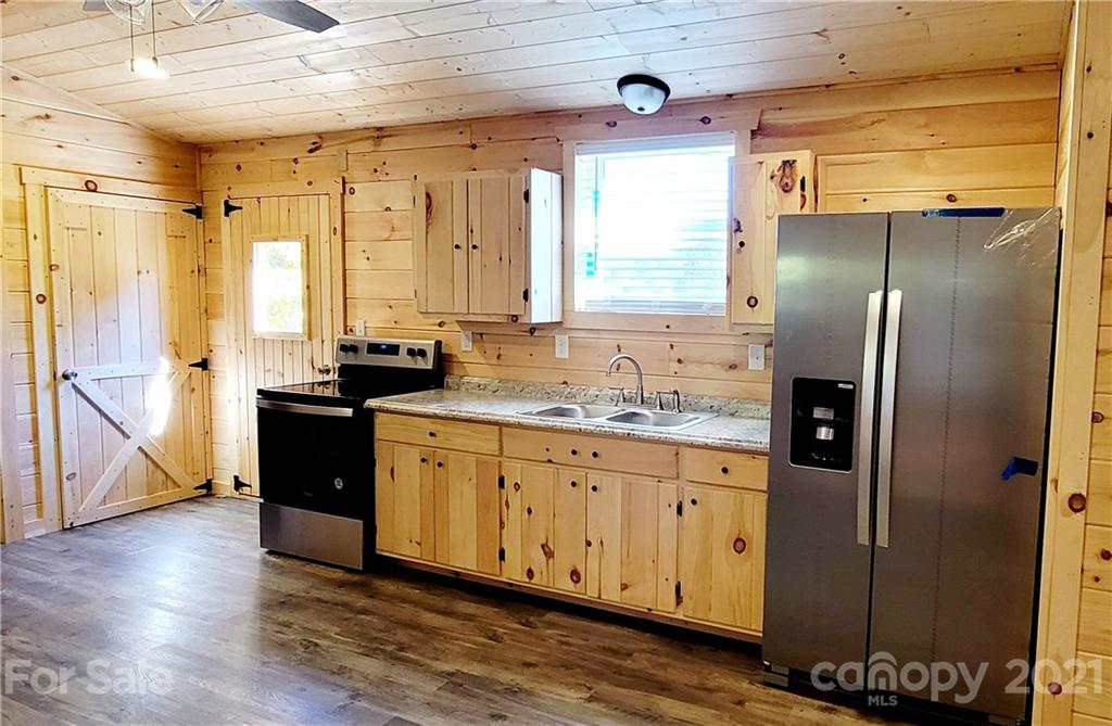 7430 Gingercake Road Newland, NC 28657 - Photo 8 of 16 Gallery Image 8