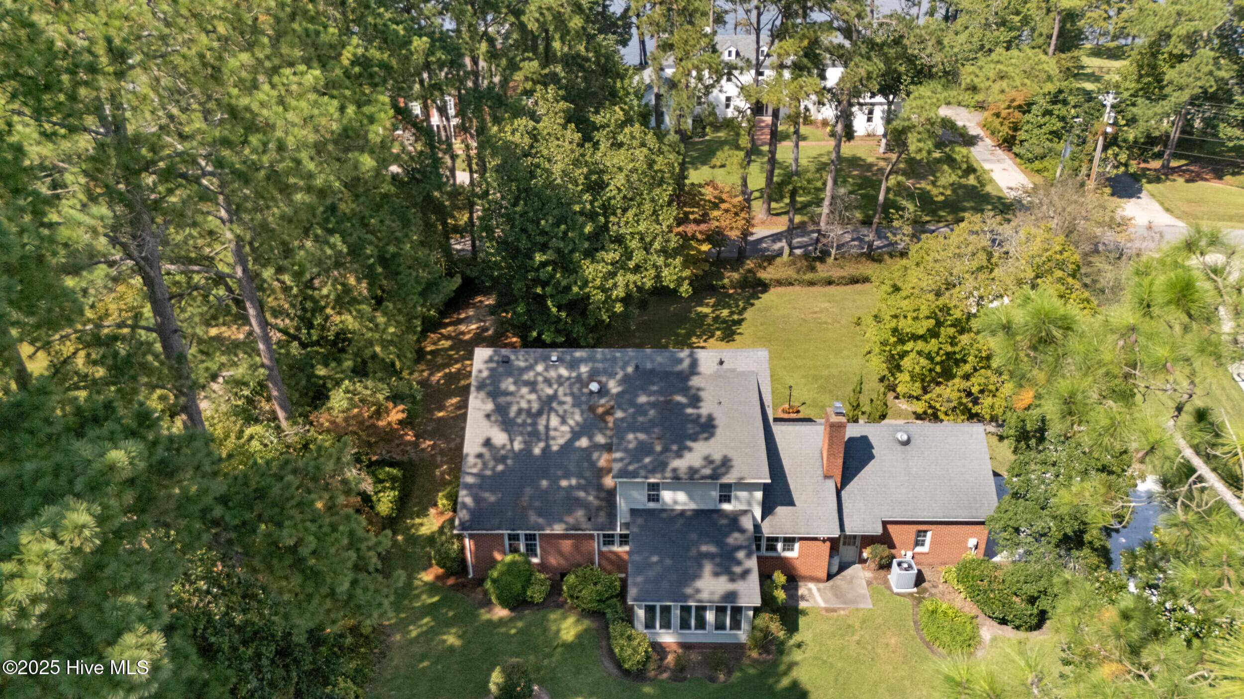 1811 Rivershore Road Elizabeth City, NC 27909 - Photo 4 of 42 55_dji_20250920022128_0196_d