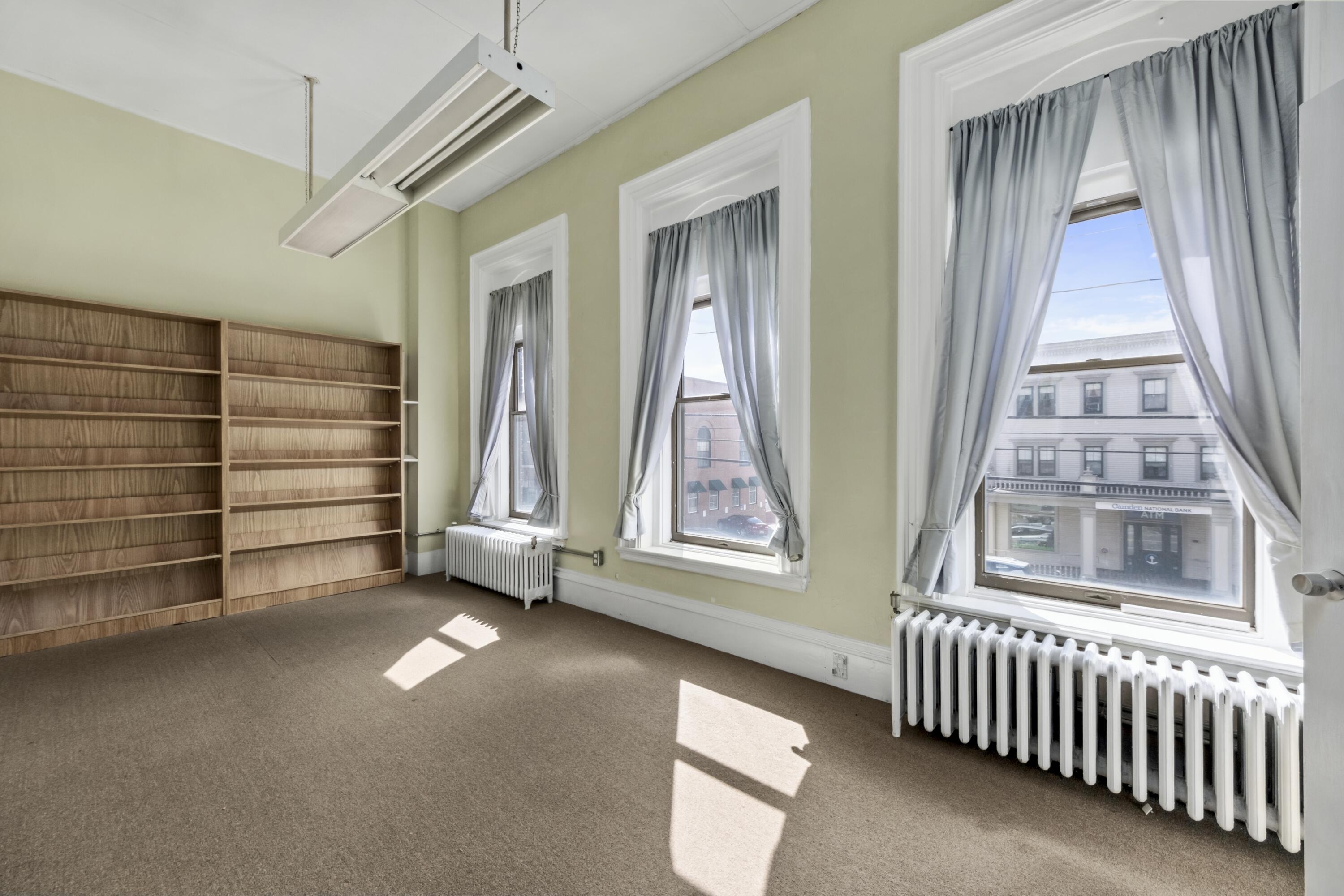 189 Main Street Thomaston, ME 04861 - Photo 47 of 70 189 Main Street, Thomaston