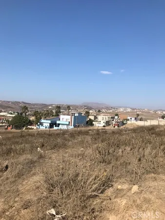 a view of a dry field
