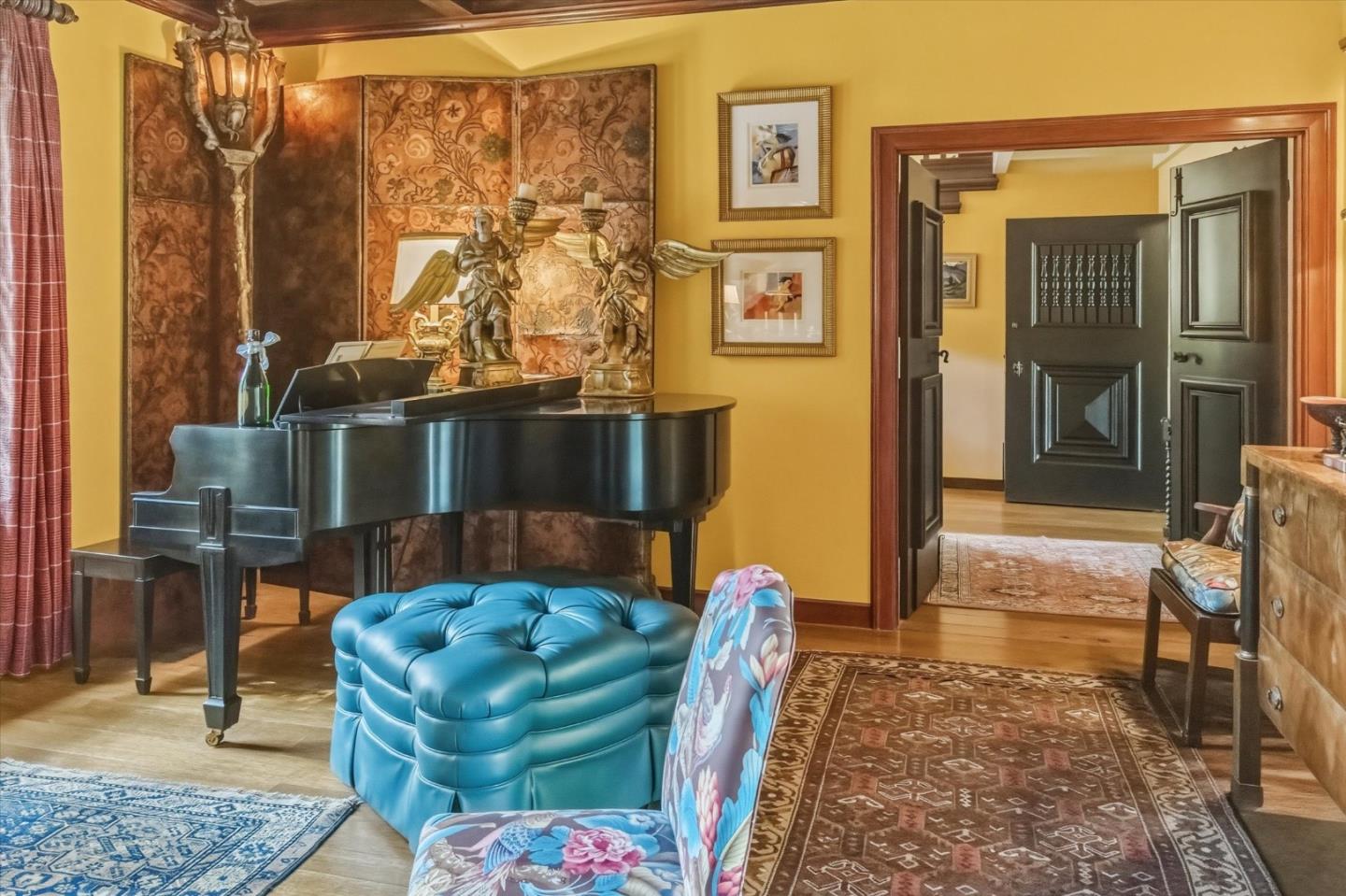 18000 Overlook Road Los Gatos, CA 95030 - Photo 25 of 78 a living room with furniture and a window