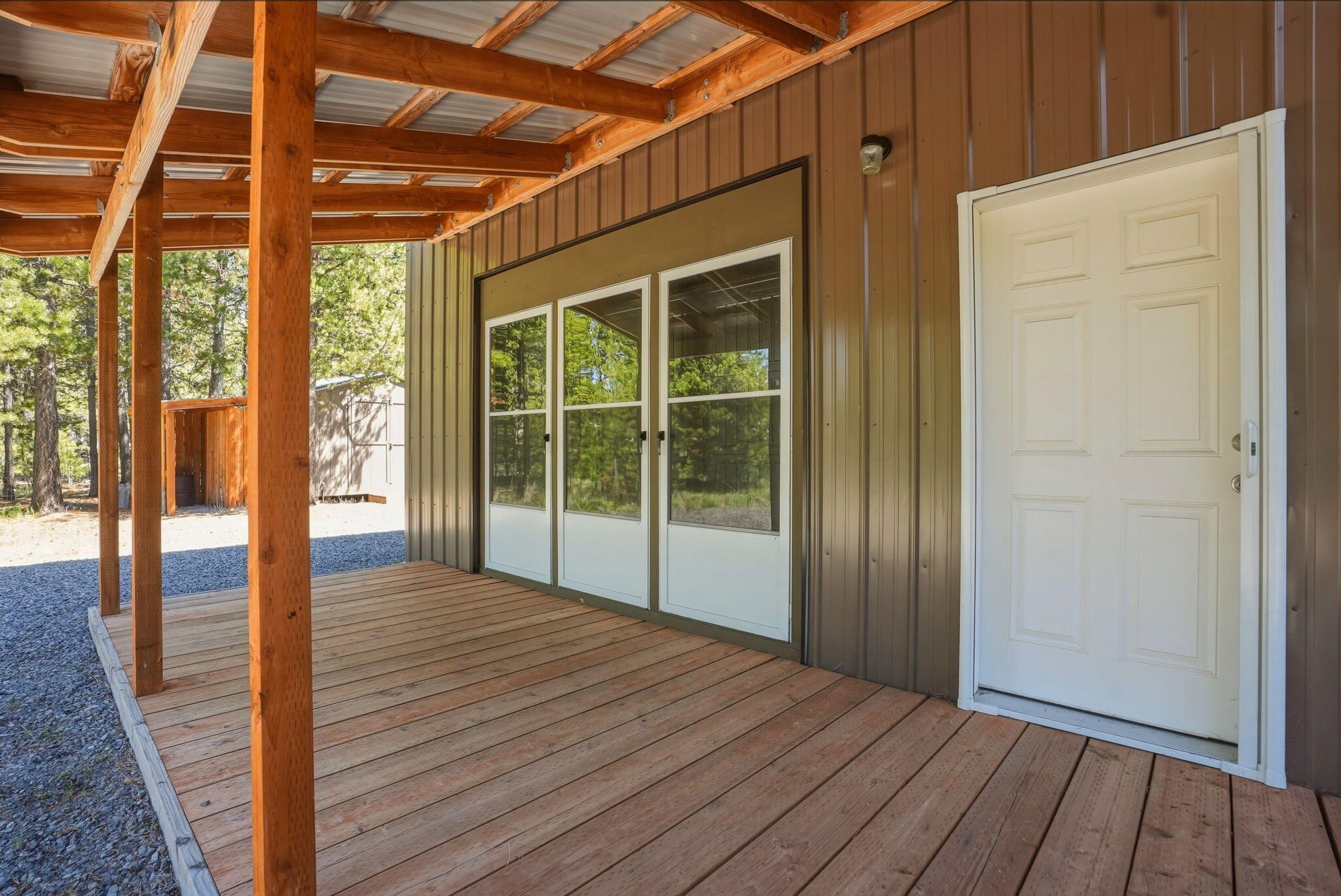 17118 Laguna Road Bend, OR 97707 - Photo 5 of 24 5
