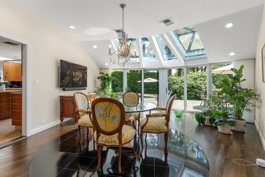 9 Singletree Road Brookline, MA 02467 - Photo 4 of 18