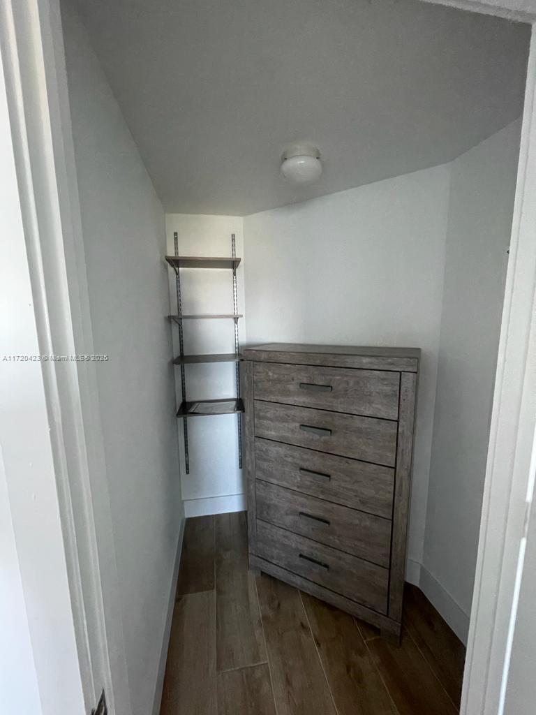 650 Northeast 32nd Street, Unit 1805 Miami, FL 33137 - Photo 15 of 21 a view of walk in closet