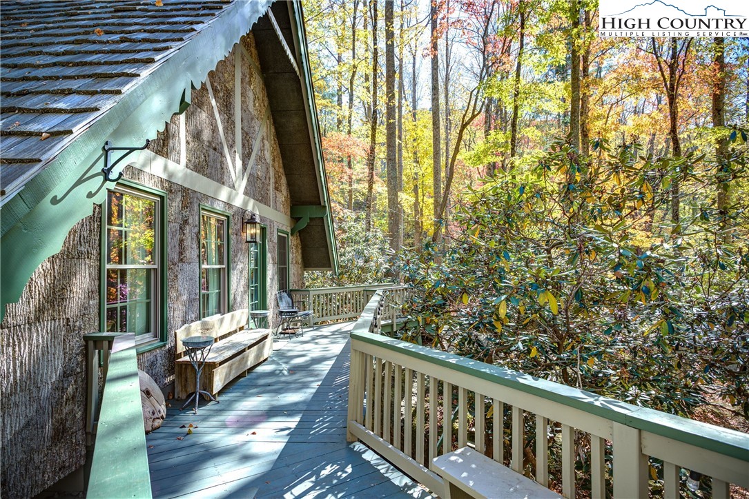 2950 Hickory Boone, NC 28607 - Photo 12 of 26 a view of balcony with couch