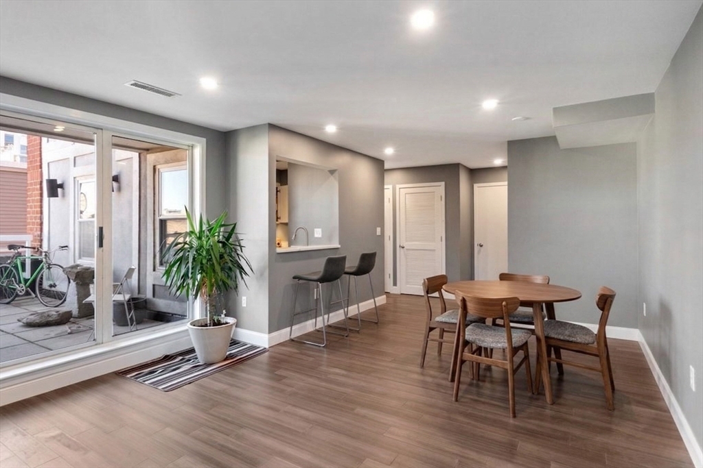 20 Chestnut Street, Unit 26 Cambridge, MA 02139 - Photo 3 of 10