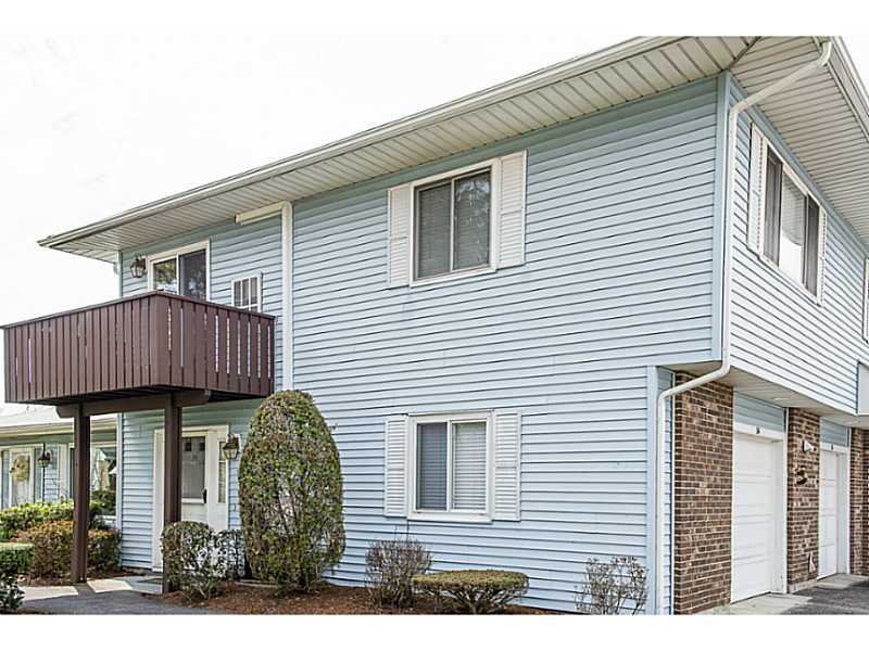 34 Fox Ridge Crescent, Unit 34 Warwick, RI 02886 - Photo 19 of 21 Exterior Front.