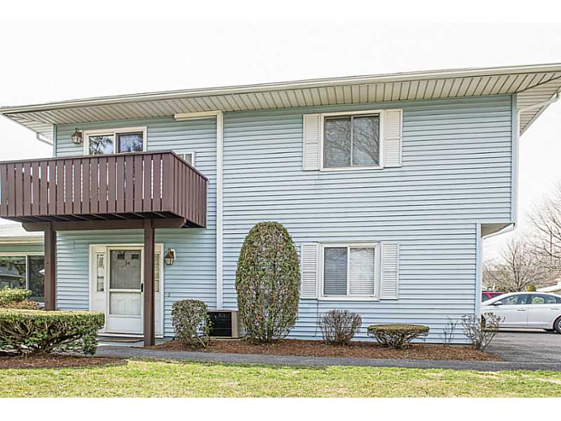 34 Fox Ridge Crescent, Unit 34 Warwick, RI 02886 - Photo 20 of 21 Exterior Front.