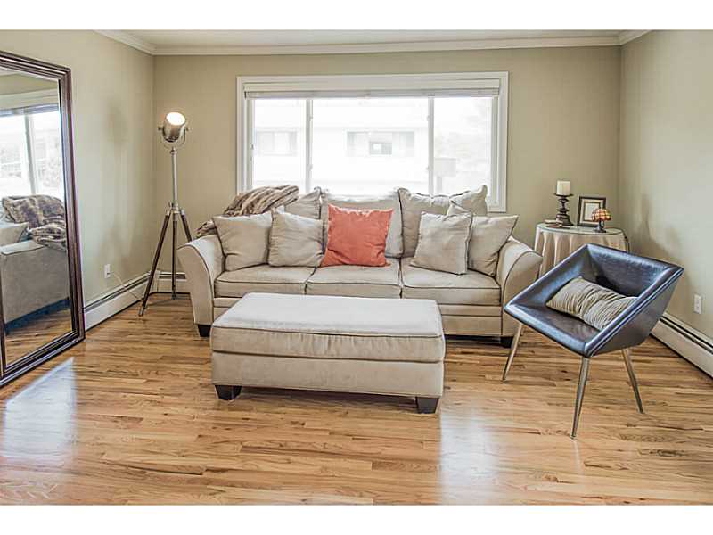 34 Fox Ridge Crescent, Unit 34 Warwick, RI 02886 - Photo 5 of 21 Den/Family/Great Room.