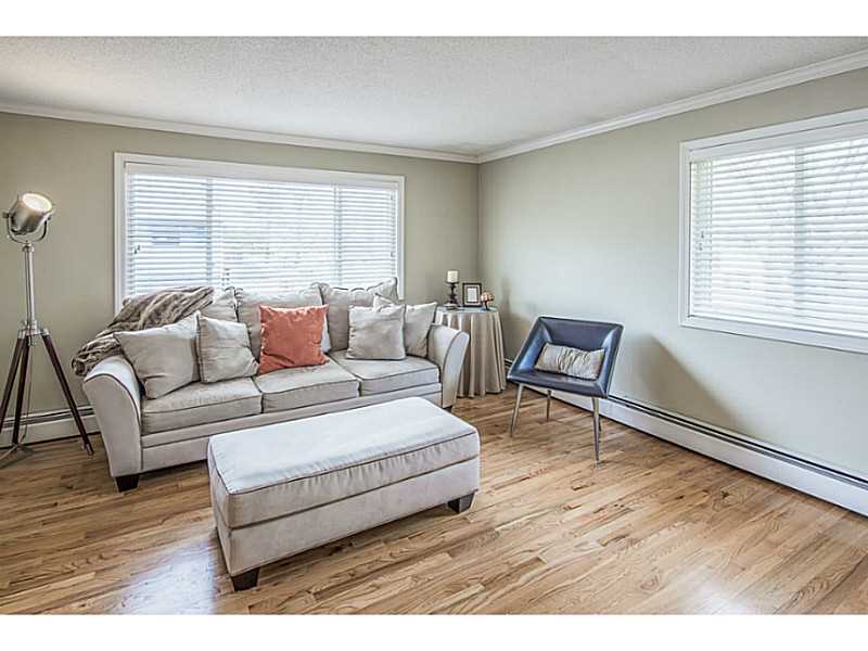 34 Fox Ridge Crescent, Unit 34 Warwick, RI 02886 - Photo 6 of 21 Den/Family/Great Room.
