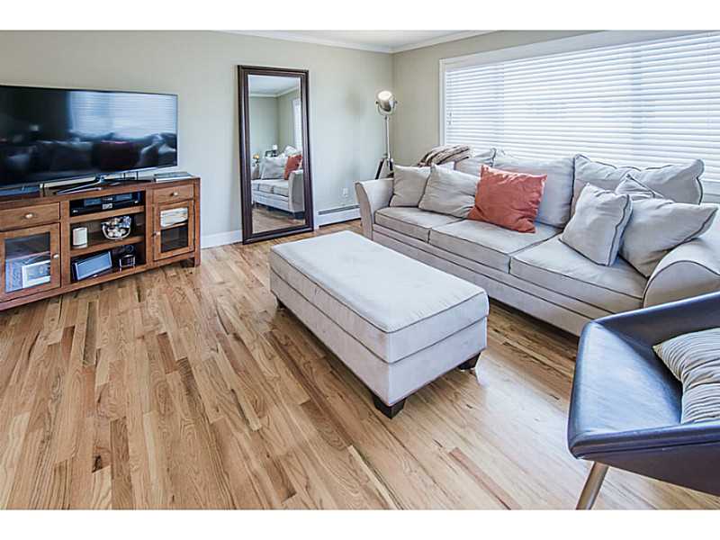 34 Fox Ridge Crescent, Unit 34 Warwick, RI 02886 - Photo 7 of 21 Den/Family/Great Room.